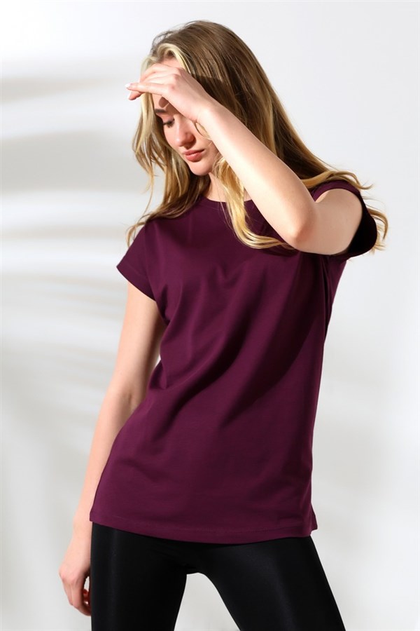 kısa kollu bedende bisiklet yaka tem biyeli tişört