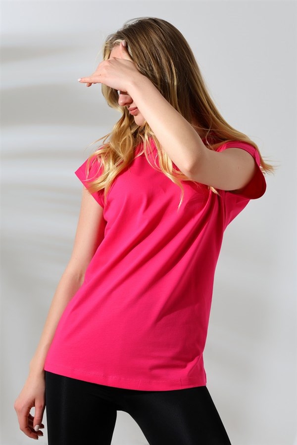 kısa kollu bedende bisiklet yaka tem biyeli tişört