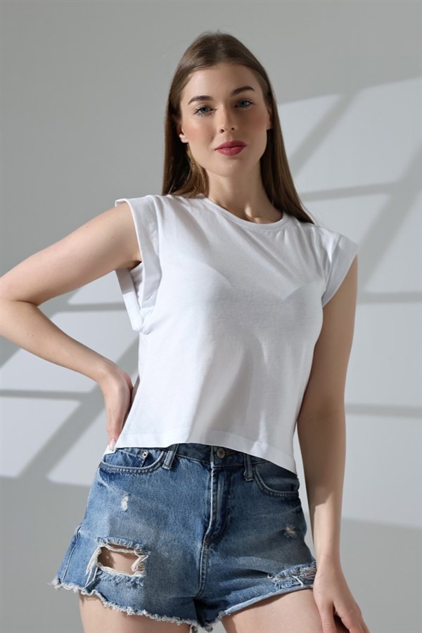 kolsuz arka eteği oval pamuklu tişört