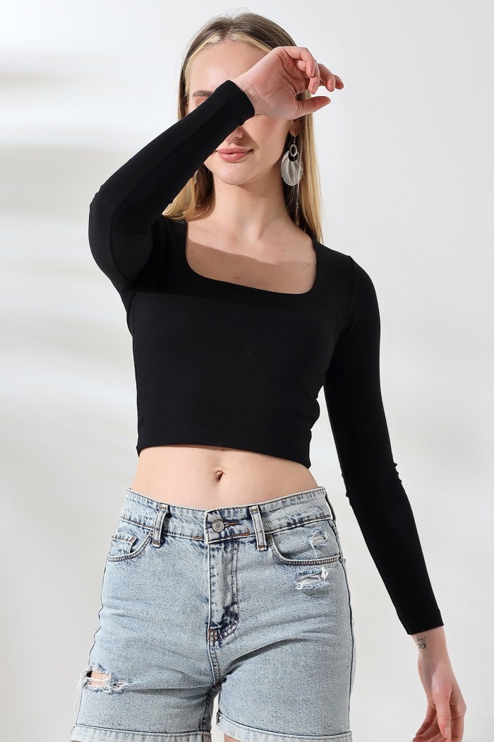 kare yaka crop tişört siyah