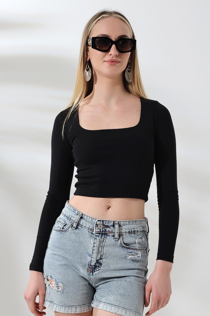 kare yaka crop tişört siyah