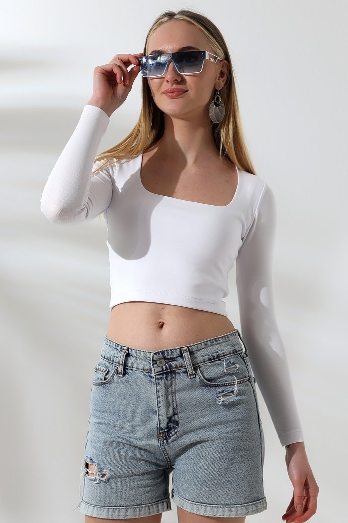 kare yaka crop tişört beyaz
