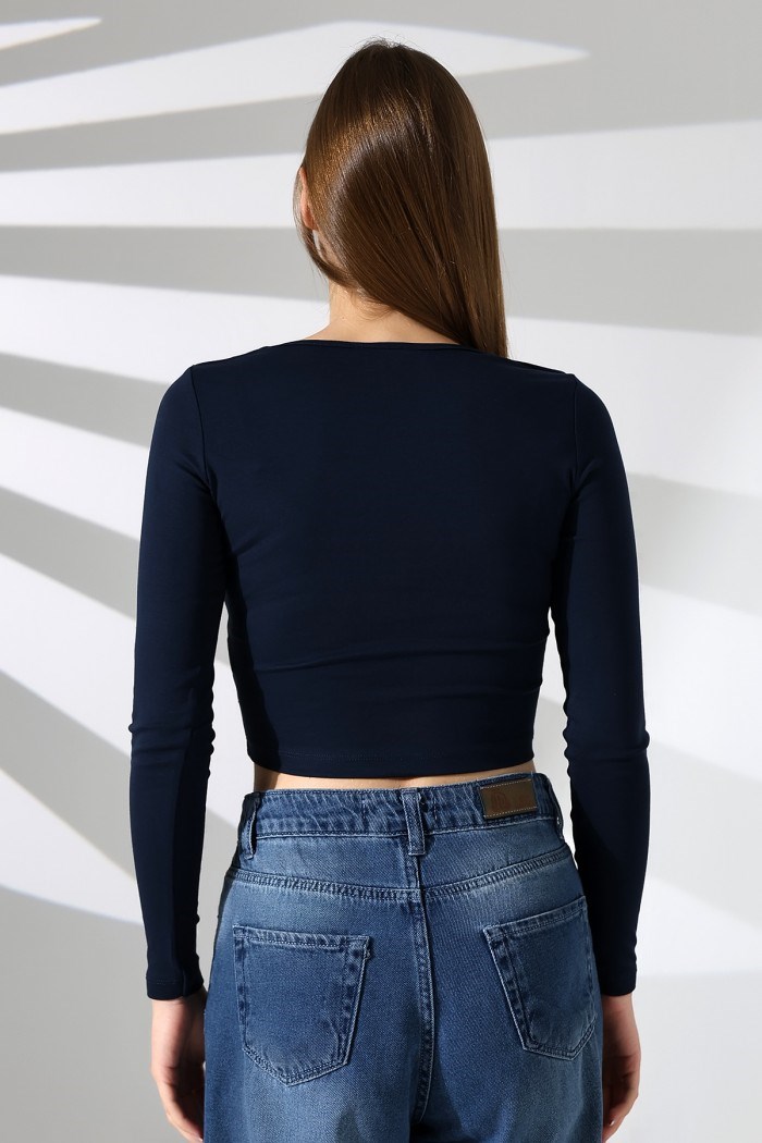 kare yaka crop tişört lacivert