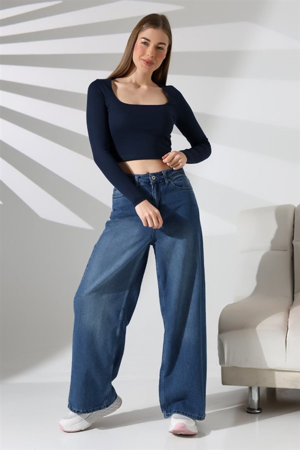 kare yaka crop tişört