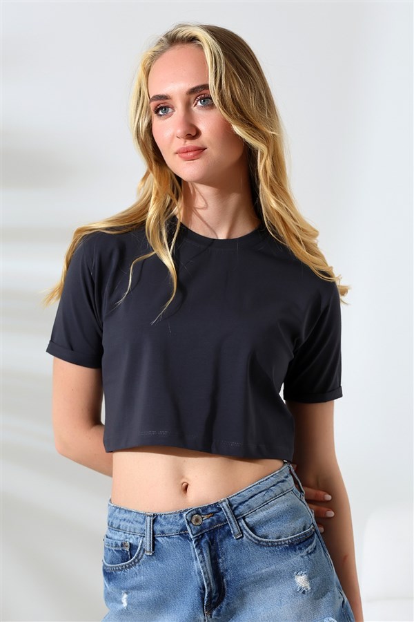 kısa kollu katlamalı kısa tişört