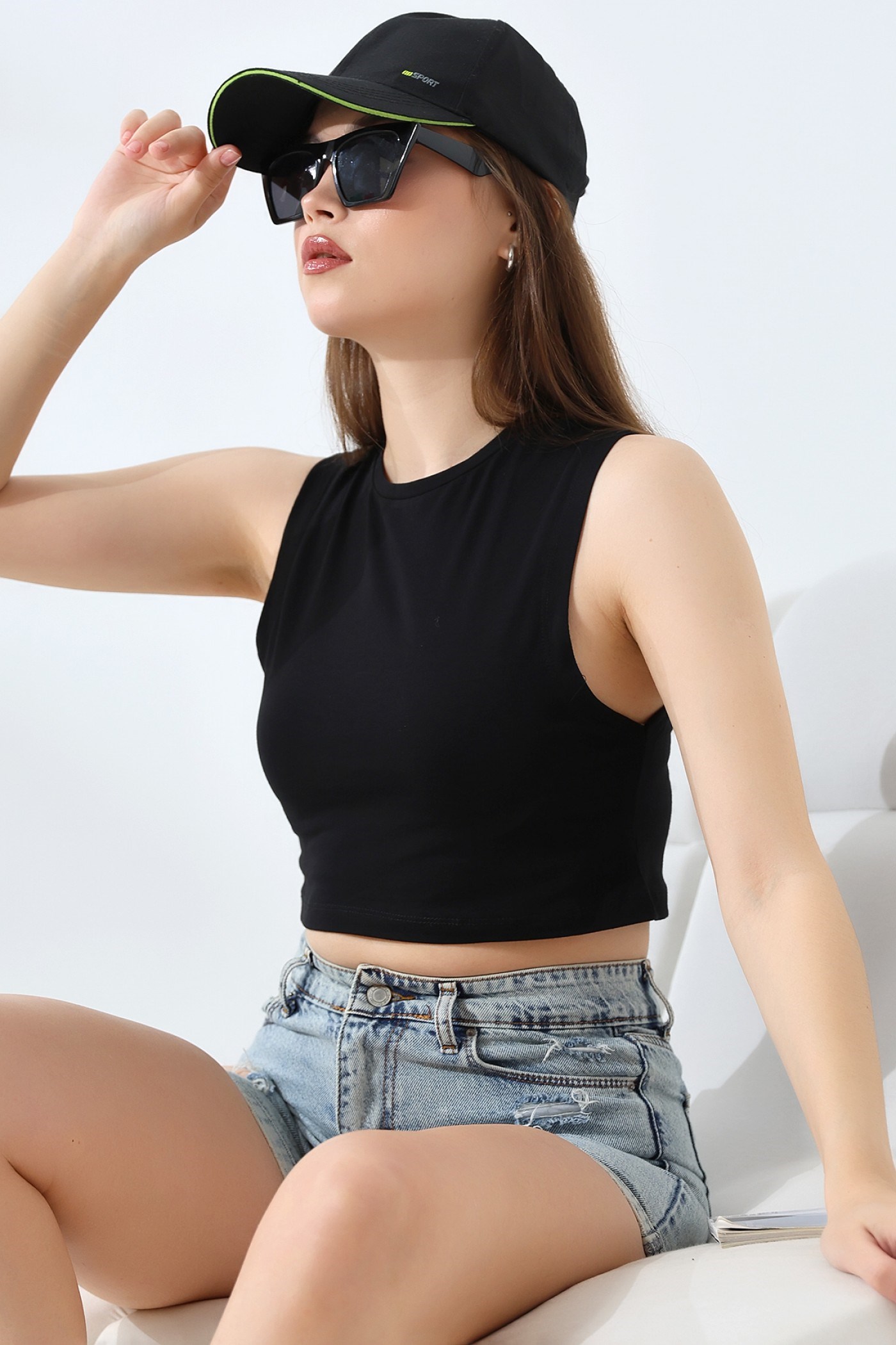 kolsuz geniş crop atlet siyah