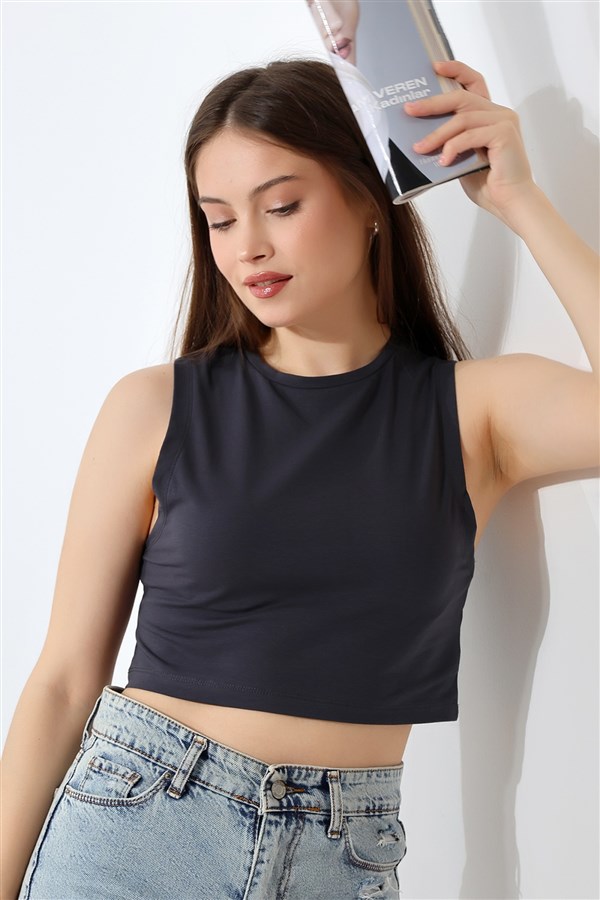 kolsuz geniş crop atlet