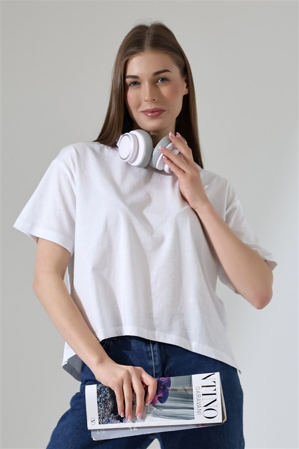 yanları yırtmaçlı bisiklet yaka geniş tişört